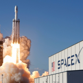 Компания SpaceX купила взрывозащищенные светодиодные светильники Завода «Электролуч»